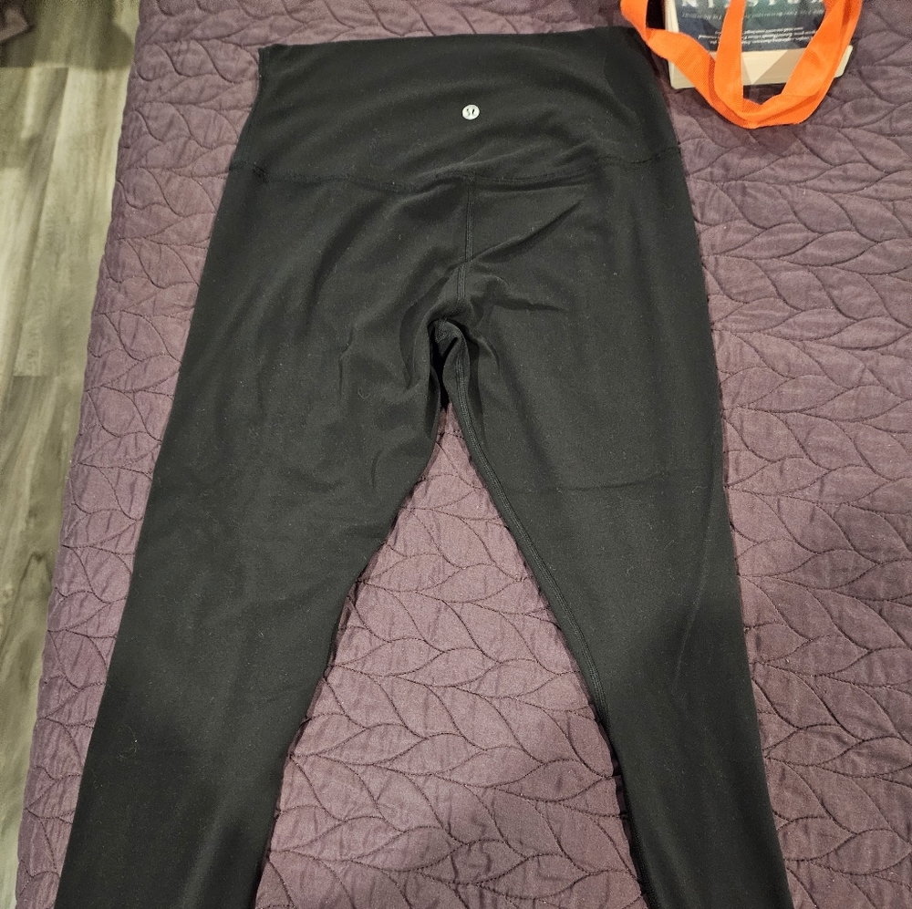 EUC Lululemon Align 21" Size 8